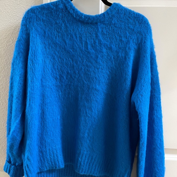 Oversized Sweater - Picture 4 of 5